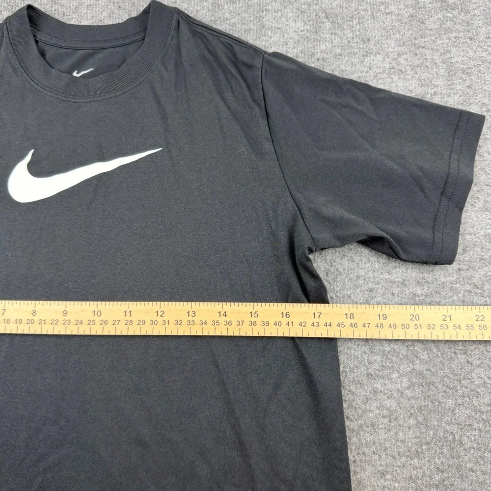 Nike T-Shirt Men's Large Black Dri-FIT‎ Short Sleeve Swoosh Athletic Gym Tee